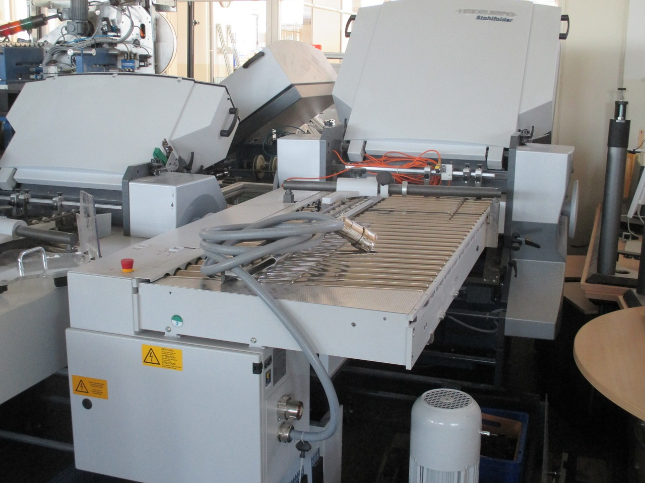 Heidelberg Stahlfolder PFH-82 pallet feeder with SSP-82 slitter shaft station - Машина за виткање хартија: слика 3 Heidelberg Stahlfolder PFH-82 pallet feeder with SSP-82 slitter shaft station - Машина за виткање хартија: слика 3