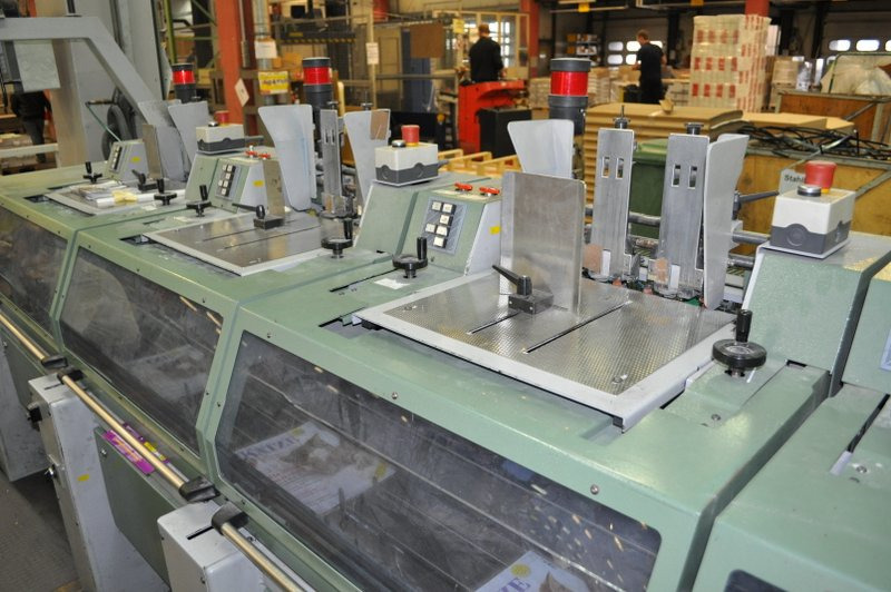 Опрема за печатење High Speed saddlestitcher Müller Martini Prima Amrys Year  2000: слика 17