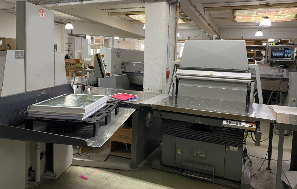 Large sized cutting system Polar 137 XT-AT with stacking lifter, automatic vibrator, scale and optional unloader - Машина за сечење хартија: слика 4 Large sized cutting system Polar 137 XT-AT with stacking lifter, automatic vibrator, scale and optional unloader - Машина за сечење хартија: слика 4