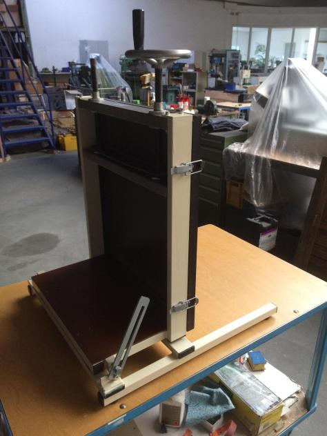 Müro 5000 A3 TM table top block gluing press - Машина за укоричување: слика 1 Müro 5000 A3 TM table top block gluing press - Машина за укоричување: слика 1