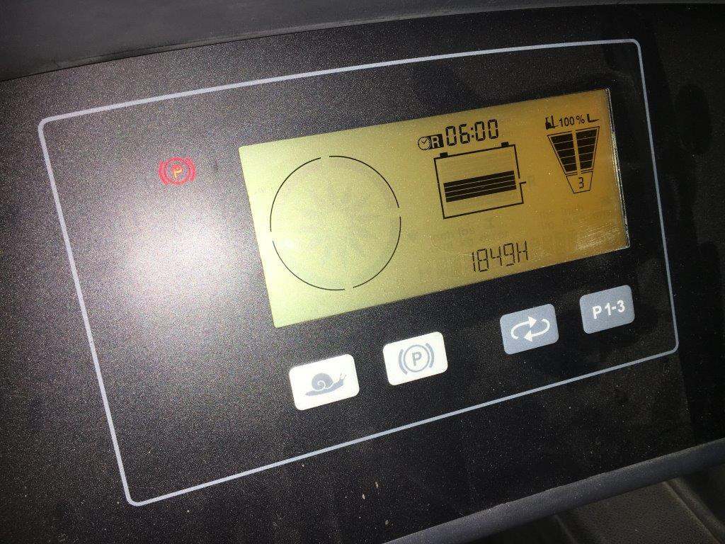 Reach truck Jungheinrich ETV 114 - Вилушкар со подигнување: слика 2 Reach truck Jungheinrich ETV 114 - Вилушкар со подигнување: слика 2