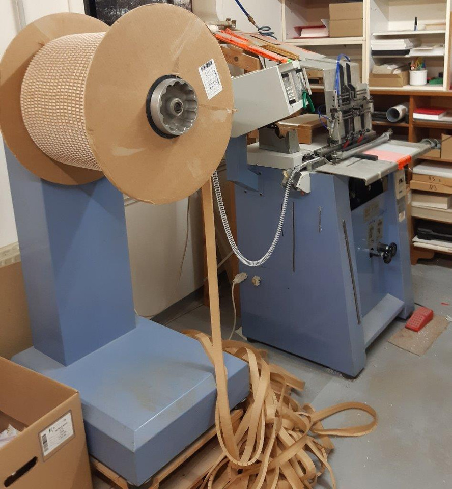 Ring binder and calendar binding machine Rilecart R-500 - Машина за укоричување: слика 2 Ring binder and calendar binding machine Rilecart R-500 - Машина за укоричување: слика 2