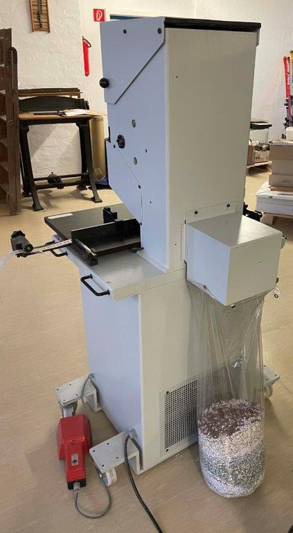 Two spindle paper drilling machine Hang 117-11 - Опрема за печатење: слика 3 Two spindle paper drilling machine Hang 117-11 - Опрема за печатење: слика 3