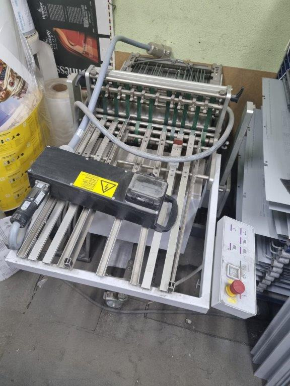 Small sized mobile stack delivery Heidelberg Stahlfolder STA 41 F MKE - Машина за виткање хартија: слика 1 Small sized mobile stack delivery Heidelberg Stahlfolder STA 41 F MKE - Машина за виткање хартија: слика 1