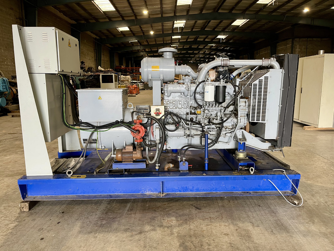 2h Energy 150 kVa IVECO 8361 - Генераторска поставка: слика 1 2h Energy 150 kVa IVECO 8361 - Генераторска поставка: слика 1