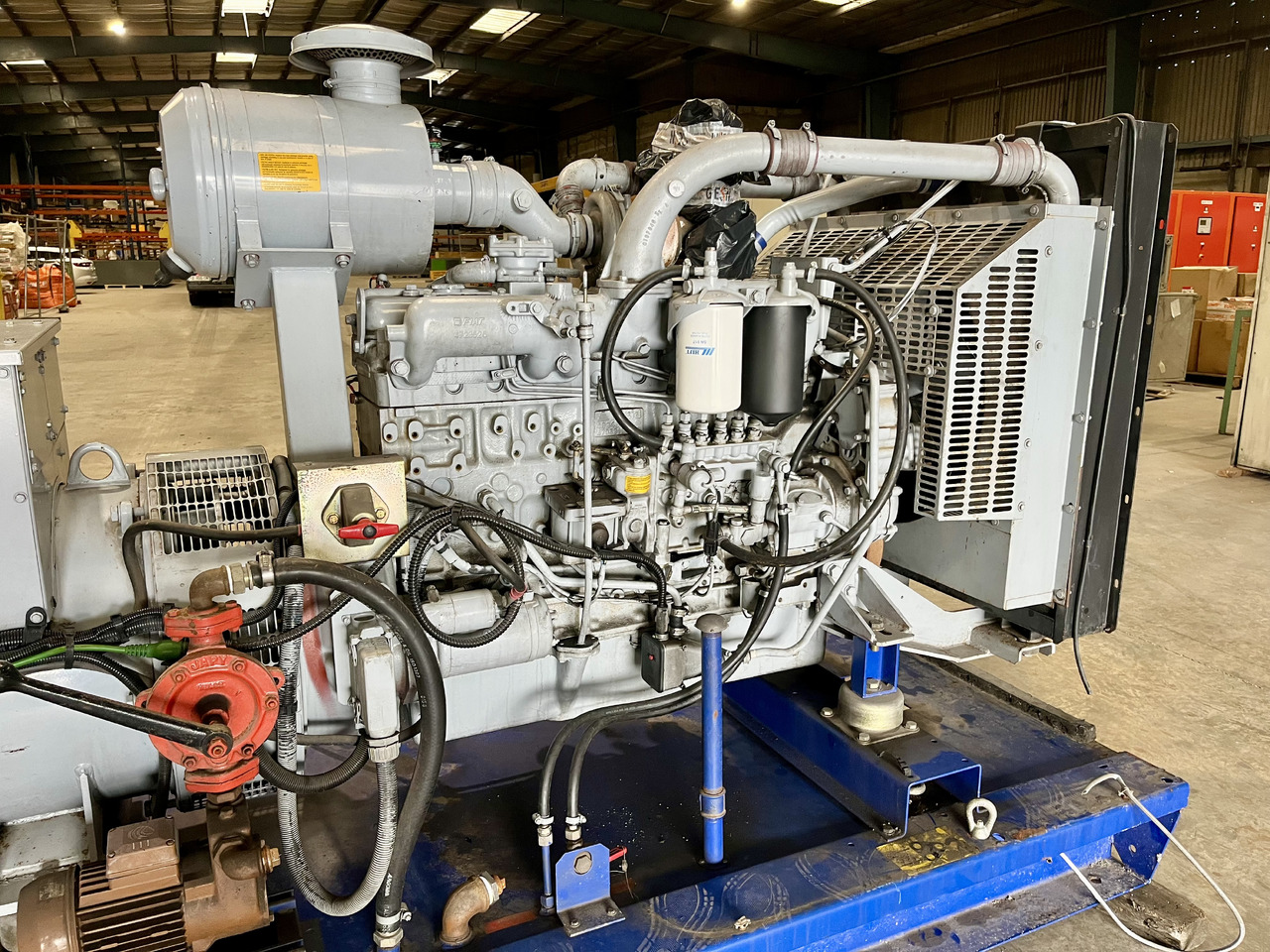 2h Energy 150 kVa IVECO 8361 - Генераторска поставка: слика 2 2h Energy 150 kVa IVECO 8361 - Генераторска поставка: слика 2