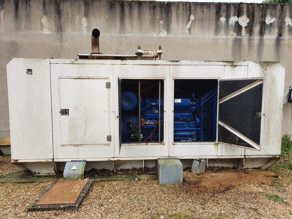 330 kVa Fg Wilson Perkins 2006 TWG2 - Генераторска поставка: слика 2 330 kVa Fg Wilson Perkins 2006 TWG2 - Генераторска поставка: слика 2