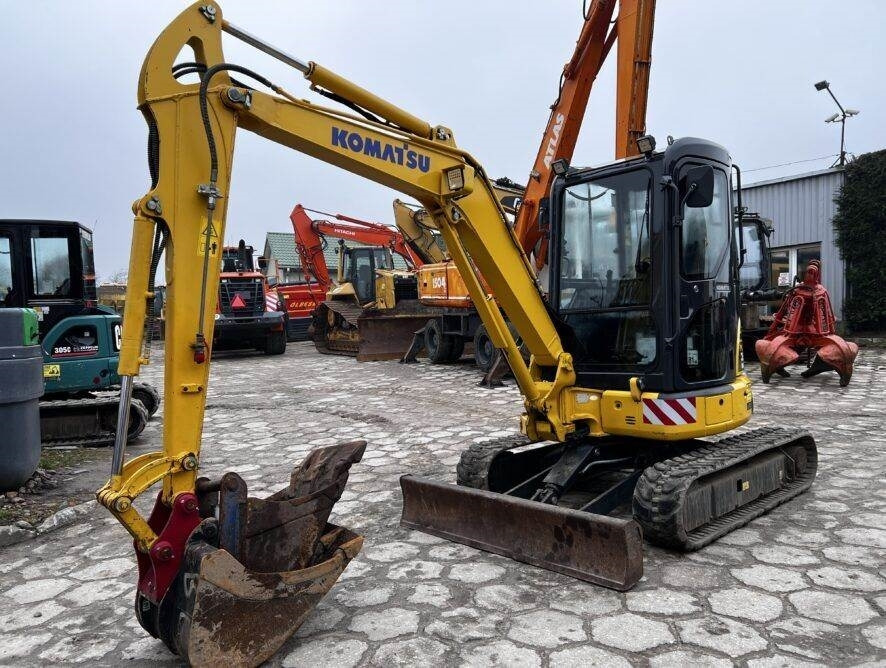 Komatsu PC35 MR-3 - Мини багер: слика 1 Komatsu PC35 MR-3 - Мини багер: слика 1