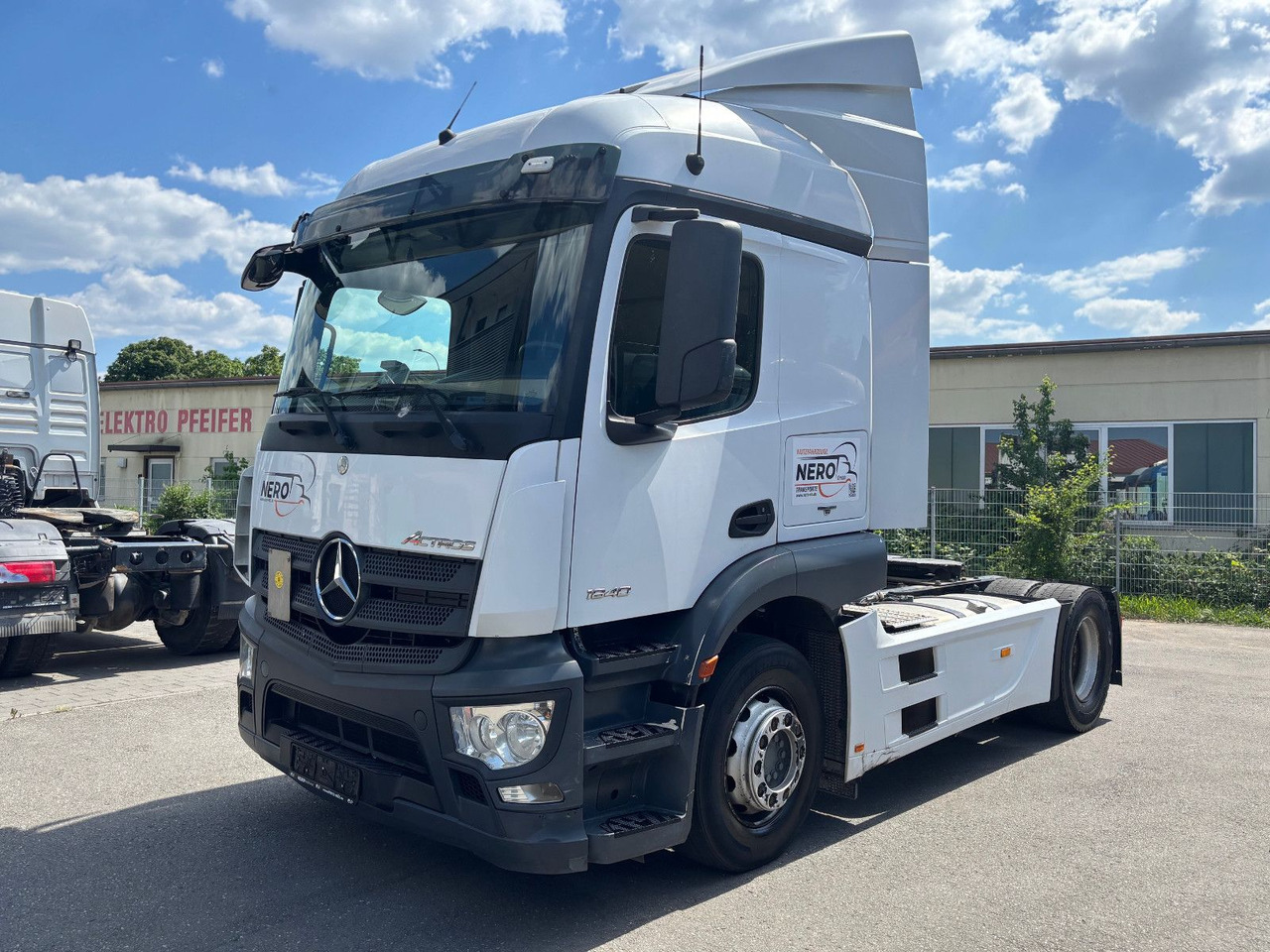 Mercedes-Benz Actros 1840 Kein 1842 1845 Retarder Blatt-Luft - Камион влекач: слика 1 Mercedes-Benz Actros 1840 Kein 1842 1845 Retarder Blatt-Luft - Камион влекач: слика 1