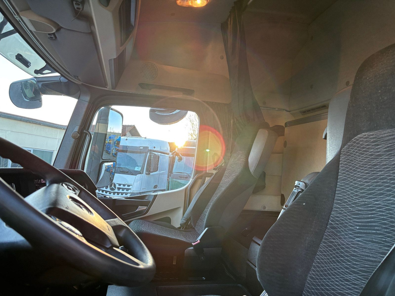 Камион влекач Mercedes-Benz Actros 1843 1845: слика 14