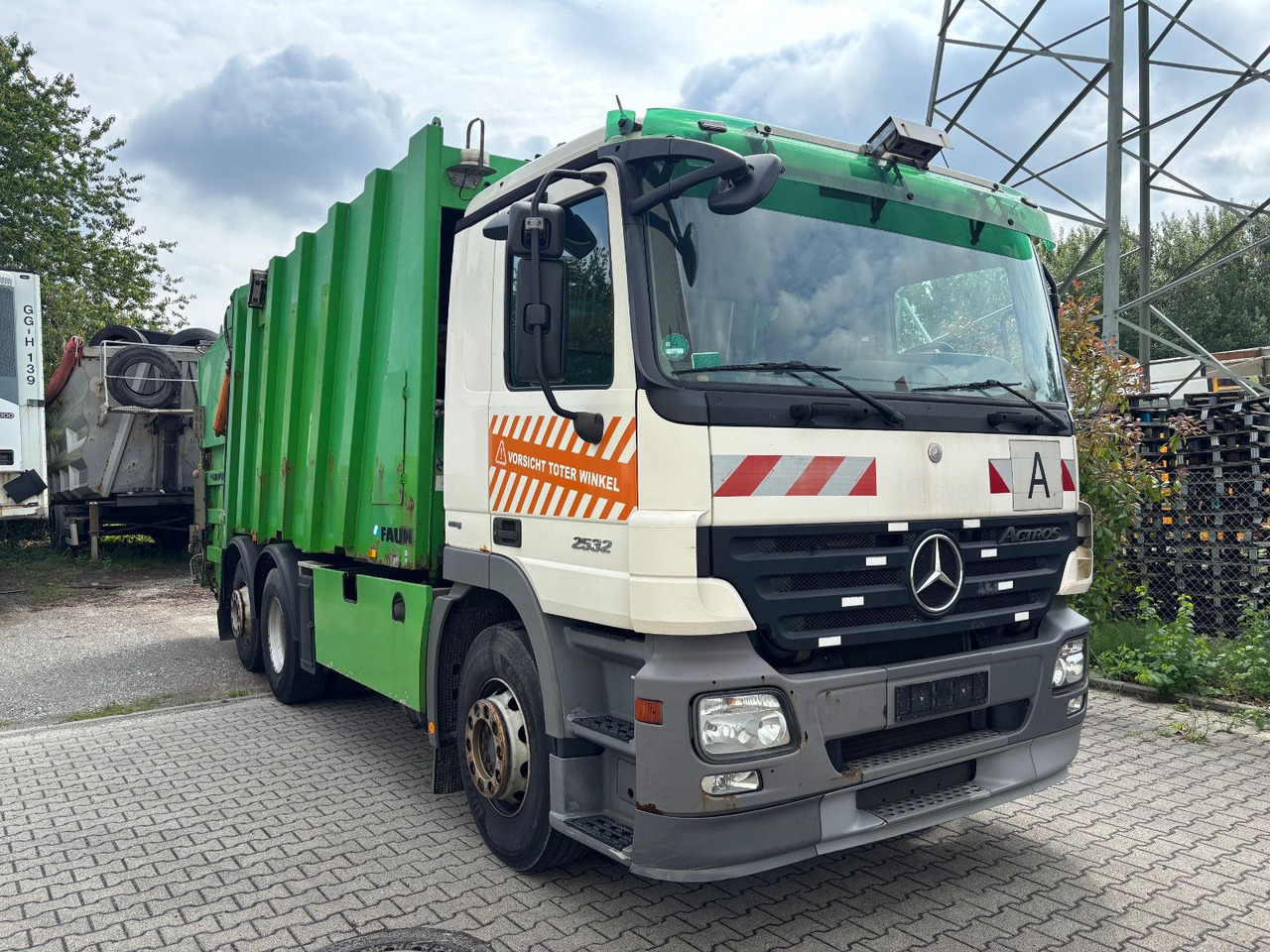 Mercedes-Benz 2532L EU5/Zöller Schüttung/VarioPress/Blatt-Luft - Камион за ѓубре: слика 1 Mercedes-Benz 2532L EU5/Zöller Schüttung/VarioPress/Blatt-Luft - Камион за ѓубре: слика 1