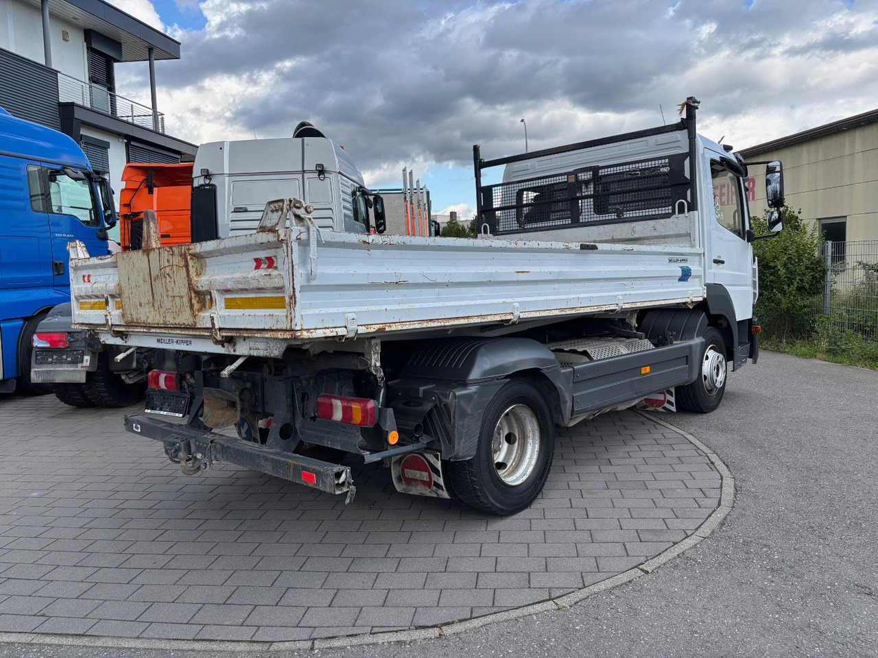 Mercedes-Benz 821 Meiller Kipper/Klima/Tempomat/Spur/Blatt - Кипер: слика 4 Mercedes-Benz 821 Meiller Kipper/Klima/Tempomat/Spur/Blatt - Кипер: слика 4