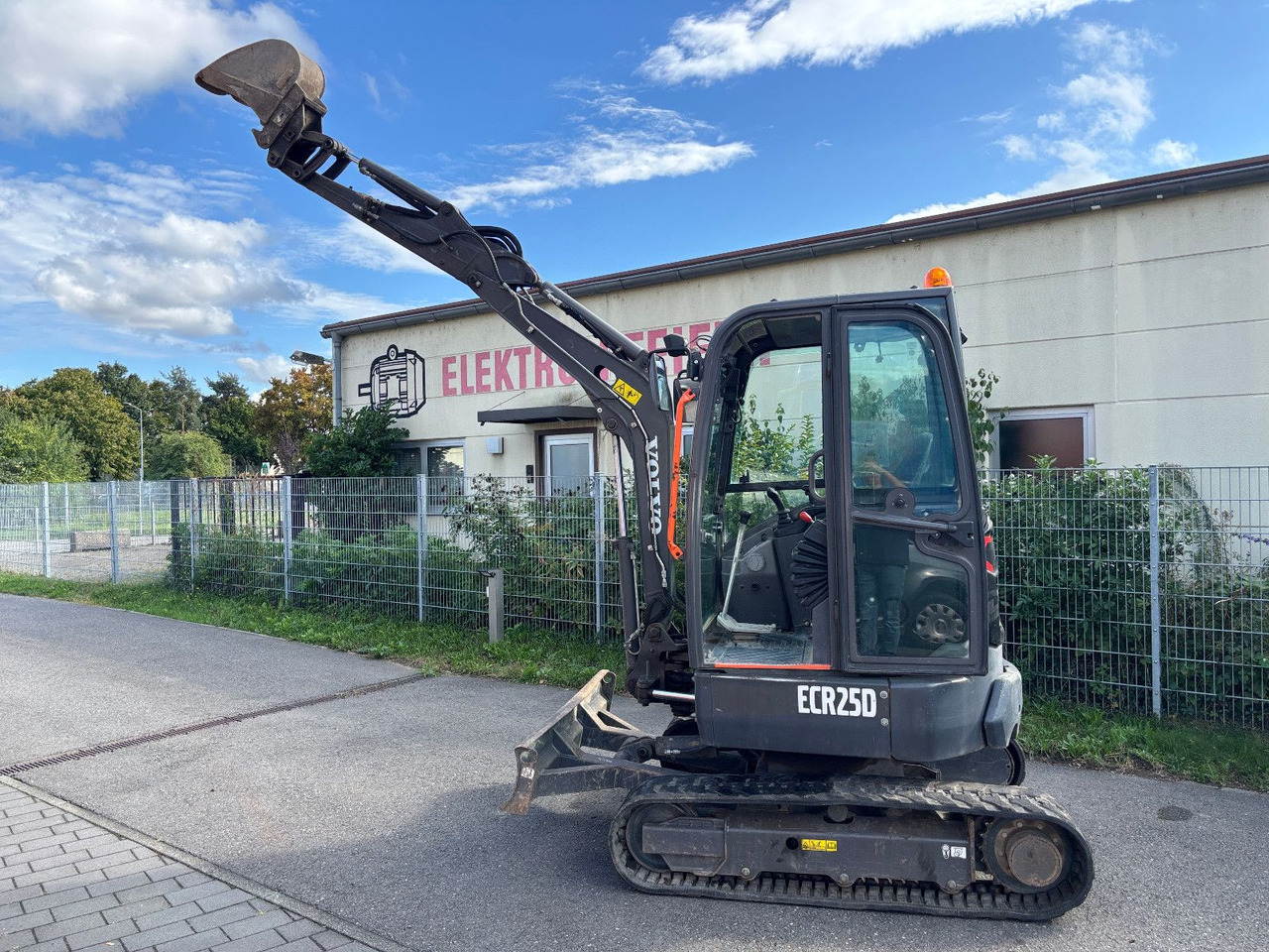 Volvo ECR 25 D - Мини багер: слика 2 Volvo ECR 25 D - Мини багер: слика 2