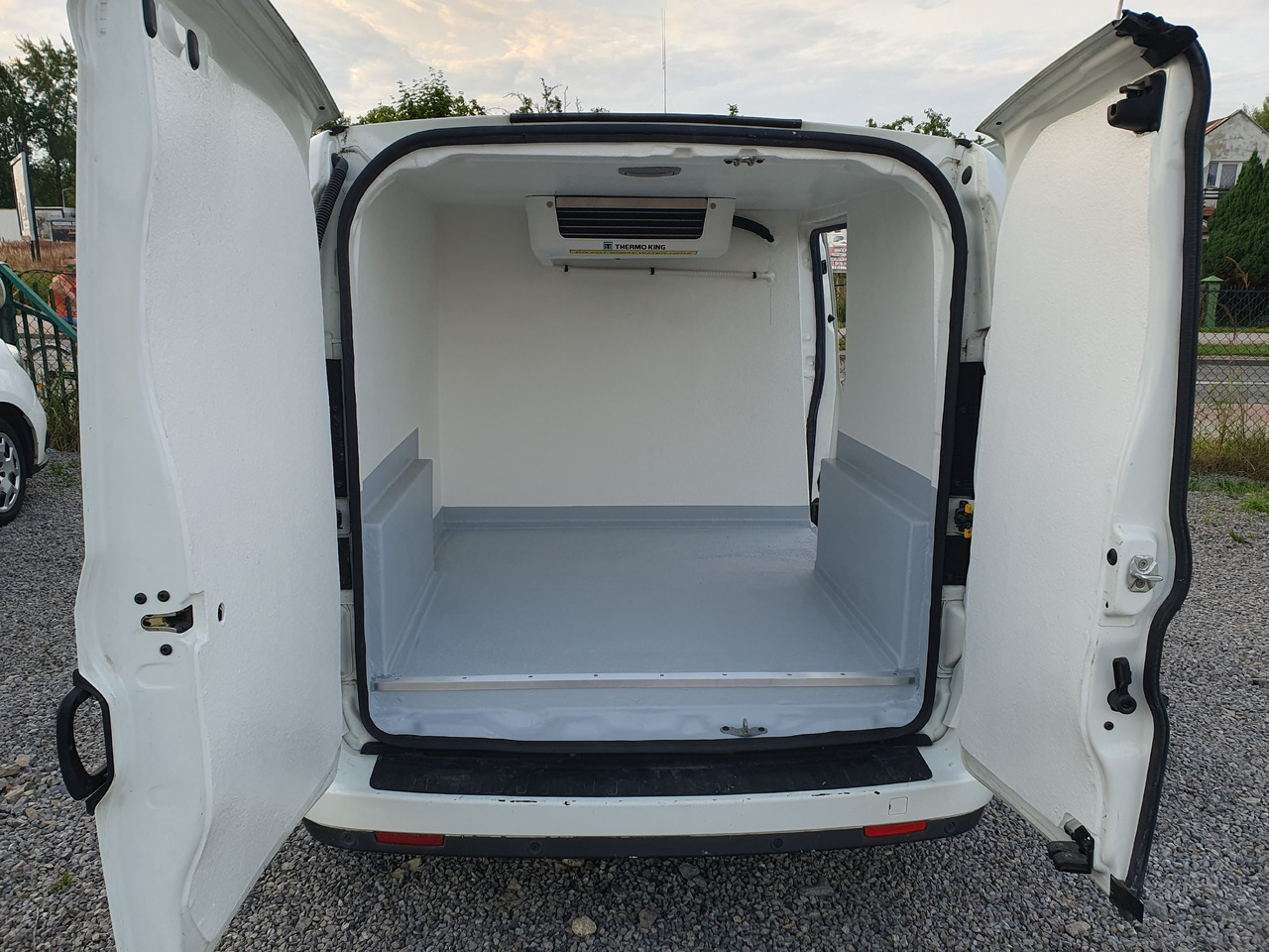 FIAT DOBLO CHLODNIA THERMOKING KLIMA EURO6 - Комбе ладилник: слика 1 FIAT DOBLO CHLODNIA THERMOKING KLIMA EURO6 - Комбе ладилник: слика 1