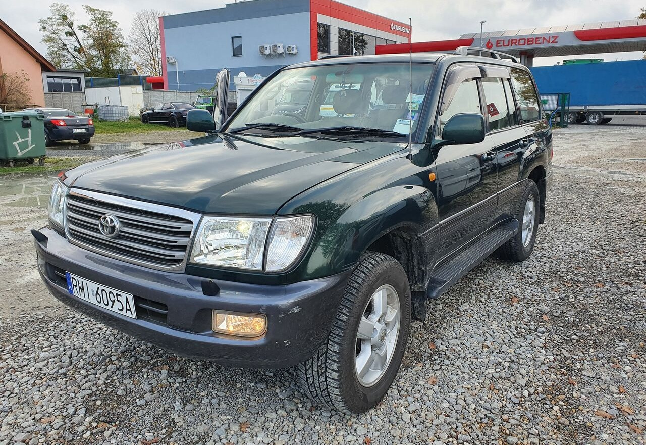 Toyota LAND CRUISER 100 4,2 TD KLIMA 7 OSOB - Автомобил: слика 1 Toyota LAND CRUISER 100 4,2 TD KLIMA 7 OSOB - Автомобил: слика 1