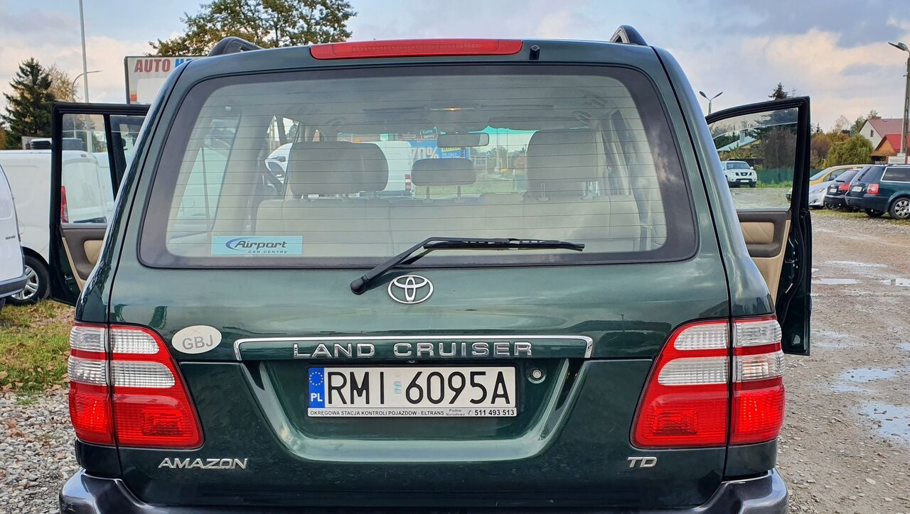 Toyota LAND CRUISER 100 4,2 TD KLIMA 7 OSOB - Автомобил: слика 5 Toyota LAND CRUISER 100 4,2 TD KLIMA 7 OSOB - Автомобил: слика 5