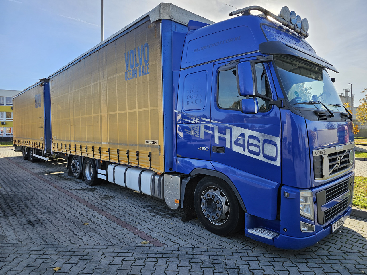 VOLVO FH460 ZESTAW TANDEM 120 M3 PRZEJAZDOWY + PRZYCZEPA FIRANKA SAF - Камион со церада: слика 1 VOLVO FH460 ZESTAW TANDEM 120 M3 PRZEJAZDOWY + PRZYCZEPA FIRANKA SAF - Камион со церада: слика 1