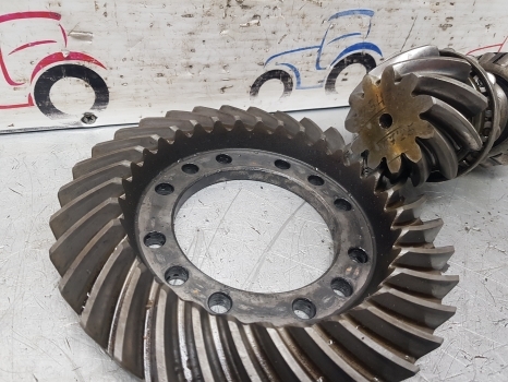 Case 5140, 5250 Front Axle Bevel Gear Z 11/32 065630; 81877c1; 81876c1; 065630 - Предна оска за Трактор: слика 4 Case 5140, 5250 Front Axle Bevel Gear Z 11/32 065630; 81877c1; 81876c1; 065630 - Предна оска за Трактор: слика 4