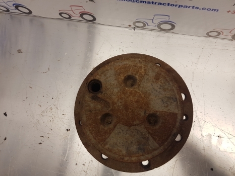 Case Hub Cover 4472452036  Zf Apl 330 81437c1 - Глава на тркало за Трактор: слика 3 Case Hub Cover 4472452036  Zf Apl 330 81437c1 - Глава на тркало за Трактор: слика 3