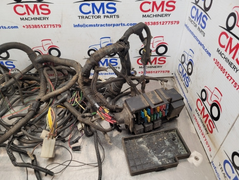 Case Jx80 Upgrade Tier 2 Cab Wiring Loom Cab Wiring Loom, Fuse Box - Појас за кабел/ Жица: слика 3 Case Jx80 Upgrade Tier 2 Cab Wiring Loom Cab Wiring Loom, Fuse Box - Појас за кабел/ Жица: слика 3