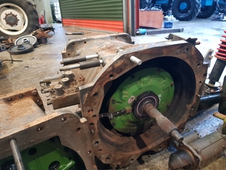 Claas Arion 640 A36 Hexashift Transmission Complete 0011313610, 0011313611 - Менувач за Трактор: слика 2 Claas Arion 640 A36 Hexashift Transmission Complete 0011313610, 0011313611 - Менувач за Трактор: слика 2