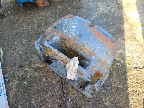 Deutz Agrotron Series 135 Front Weight Carrier 1000 Kg 04425559, 0.012.9556.3, - Противтежа: слика 3 Deutz Agrotron Series 135 Front Weight Carrier 1000 Kg 04425559, 0.012.9556.3, - Противтежа: слика 3