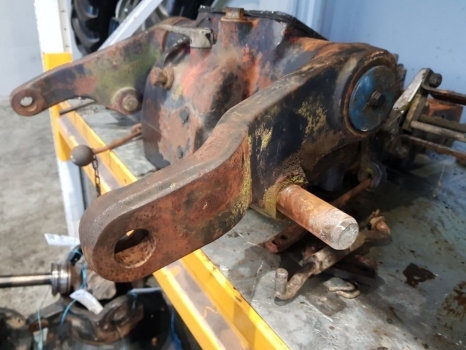 Deutz Dx Series Dx110, Dx85, Dx90, Dx120 Lift Cover Complete K4340648 - Хидраулика за Трактор: слика 4 Deutz Dx Series Dx110, Dx85, Dx90, Dx120 Lift Cover Complete K4340648 - Хидраулика за Трактор: слика 4