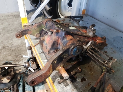 Deutz Dx Series Dx110, Dx85, Dx90, Dx120 Lift Cover Complete K4340648 - Хидраулика за Трактор: слика 1 Deutz Dx Series Dx110, Dx85, Dx90, Dx120 Lift Cover Complete K4340648 - Хидраулика за Трактор: слика 1
