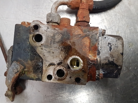 Deutz Dxbis110, 120, 140, 160 Hydraulic Spool Valve 04300357, 04304155 - Хидрауличен вентил за Трактор: слика 3 Deutz Dxbis110, 120, 140, 160 Hydraulic Spool Valve 04300357, 04304155 - Хидрауличен вентил за Трактор: слика 3