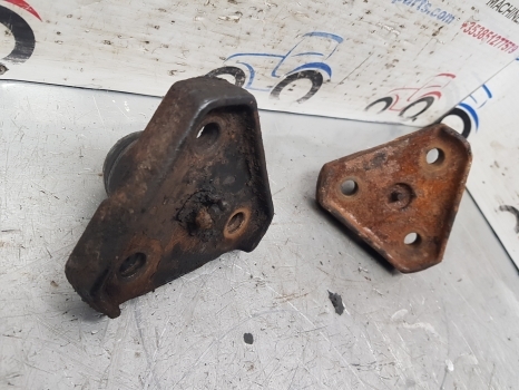 Ford 10 Ser 7810 Carraro Front Axle King Pin Pair Top, Bottom Car115729, 115729 - Предна оска за Трактор: слика 3 Ford 10 Ser 7810 Carraro Front Axle King Pin Pair Top, Bottom Car115729, 115729 - Предна оска за Трактор: слика 3