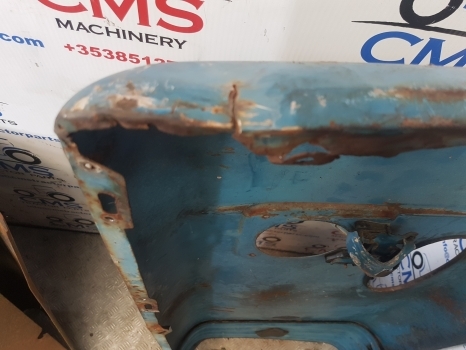 Ford 10 Series 7710, 6710 Bonnet Hood Panel 5 Holes, E1nn16a724aa, D8nn16a724ba - Хауба за Трактор: слика 4 Ford 10 Series 7710, 6710 Bonnet Hood Panel 5 Holes, E1nn16a724aa, D8nn16a724ba - Хауба за Трактор: слика 4