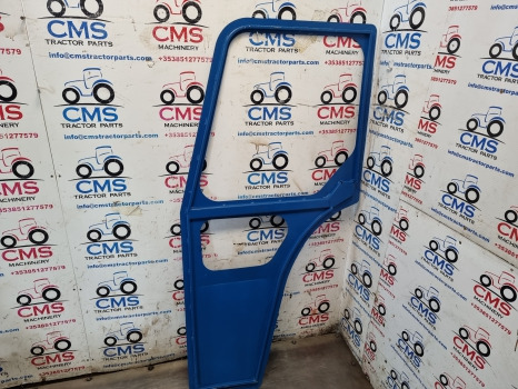 Врата и делови Ford 2000, 3000, 2600, 3600 Cab Door Frame Rhs: слика 7