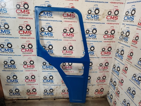 Ford 4000, 5000, 6000, 7000 Cab Door Frame Rhs 81834249 - Врата и делови: слика 1 Ford 4000, 5000, 6000, 7000 Cab Door Frame Rhs 81834249 - Врата и делови: слика 1