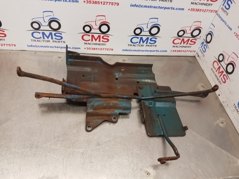 Ford 4600, 3600, 2600, 7600 Engine Bonnet Support E4nn16b814ba, 83953493 - Хауба за Трактор: слика 1 Ford 4600, 3600, 2600, 7600 Engine Bonnet Support E4nn16b814ba, 83953493 - Хауба за Трактор: слика 1