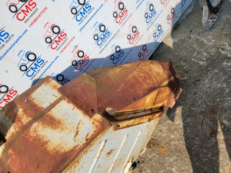 Ford 5000, 6000, 7000 Cab Rear Mudguard Fender Lhs Wide Type 82008463 - Блатобран: слика 5 Ford 5000, 6000, 7000 Cab Rear Mudguard Fender Lhs Wide Type 82008463 - Блатобран: слика 5