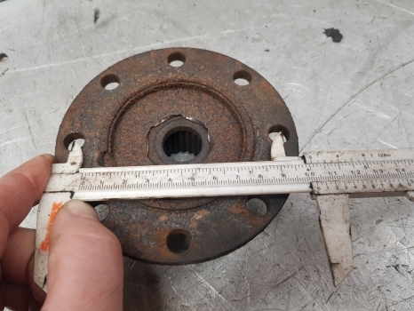 Предна оска за Земјоделска машина Ford 5610, 6610, 7610 Zf Apl325 Front Axle Pinion Flange E1nn3b091aa, 83927810: слика 6