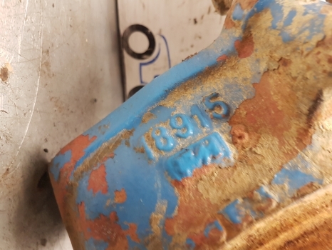 Ford 5640, 6640, 7840 Swivel Housing Spindle Rhs 18915, Car123489, 81863196 - Рукавец за Трактор: слика 3 Ford 5640, 6640, 7840 Swivel Housing Spindle Rhs 18915, Car123489, 81863196 - Рукавец за Трактор: слика 3
