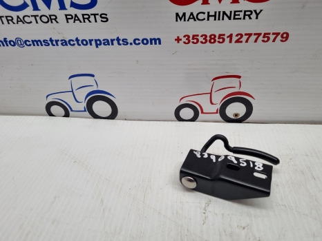 Ford 6610,7410, 5610, Tw Cab Rear Window Latch Rh 83909518, D6nn9440860a - Врата и делови: слика 1 Ford 6610,7410, 5610, Tw Cab Rear Window Latch Rh 83909518, D6nn9440860a - Врата и делови: слика 1