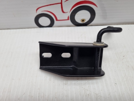 Ford 6610,7410, 5610, Tw Cab Rear Window Latch Rh 83909518, D6nn9440860a - Врата и делови: слика 4 Ford 6610,7410, 5610, Tw Cab Rear Window Latch Rh 83909518, D6nn9440860a - Врата и делови: слика 4