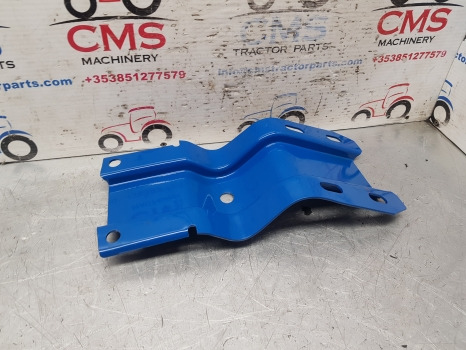 Ford Q, Sq Cab, 10, Tw, 30, 600 Series Cab Mudguard Bracket Support D5nn16n318a - Блатобран: слика 4 Ford Q, Sq Cab, 10, Tw, 30, 600 Series Cab Mudguard Bracket Support D5nn16n318a - Блатобран: слика 4
