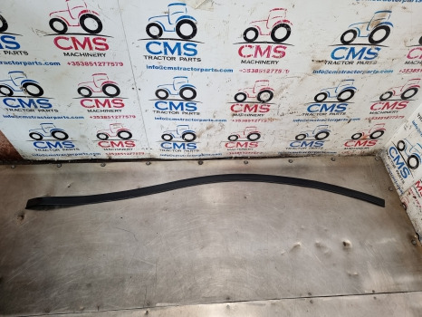 Ford Sq Cab, 10, Tw, 30 Cab Mudguard Seal E4nn16r322ab, E4nn16r322ac - Блатобран: слика 1 Ford Sq Cab, 10, Tw, 30 Cab Mudguard Seal E4nn16r322ab, E4nn16r322ac - Блатобран: слика 1