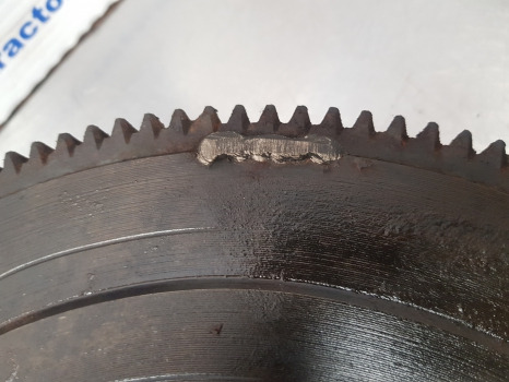 John Deere 1630, 2020, 2120, 1830, 2030, 2130 Flywheel And Ring Gear At21381 - Замаец: слика 3 John Deere 1630, 2020, 2120, 1830, 2030, 2130 Flywheel And Ring Gear At21381 - Замаец: слика 3