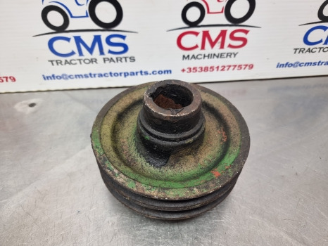 John Deere 1950, 2040, 2140, Crankshaft Pulley R70443 - Затегнувач за ремен за Трактор: слика 2 John Deere 1950, 2040, 2140, Crankshaft Pulley R70443 - Затегнувач за ремен за Трактор: слика 2