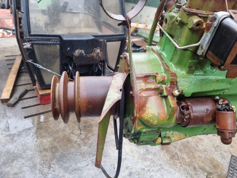 John Deere Combine 1075, 3130, 3030 Complete Engine For Parts R55780 At22562 - Мотор: слика 4 John Deere Combine 1075, 3130, 3030 Complete Engine For Parts R55780 At22562 - Мотор: слика 4