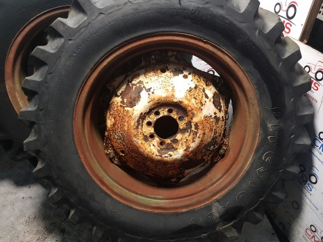 Massey Ferguson 135, 35 David Brown, Ford 2000, 3000 Wheel Pair 12.4-23 - Комплетно тркало за Земјоделска машина: слика 2 Massey Ferguson 135, 35 David Brown, Ford 2000, 3000 Wheel Pair 12.4-23 - Комплетно тркало за Земјоделска машина: слика 2