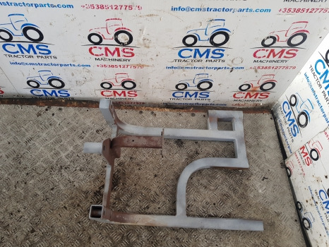 Massey Ferguson 5612, 5613, 5611 Tool Box Step Support Bracket Frame Rhs - Суспензија на кабината: слика 5 Massey Ferguson 5612, 5613, 5611 Tool Box Step Support Bracket Frame Rhs - Суспензија на кабината: слика 5
