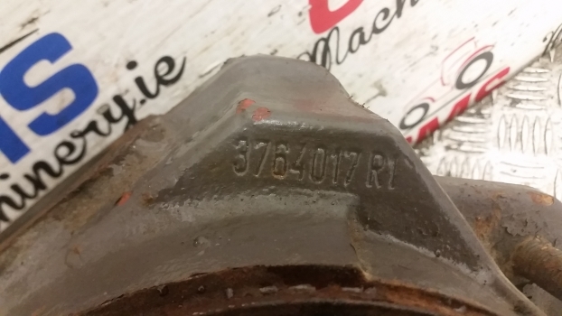 Massey Ferguson 6150, 6160 Swivel Housing Right 3764016m91, 3764017r1 - Рукавец за Трактор: слика 4 Massey Ferguson 6150, 6160 Swivel Housing Right 3764016m91, 3764017r1 - Рукавец за Трактор: слика 4