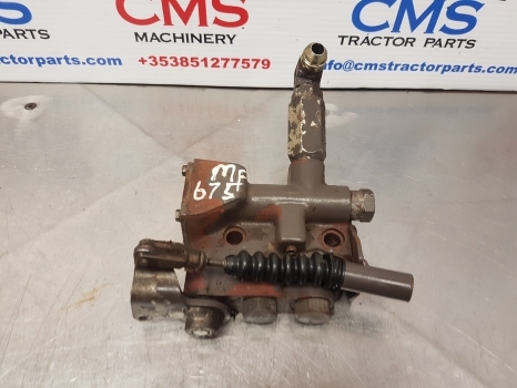 Massey Ferguson 675, 399, 372n, 375, 4225, 4255 Hydraulic Valve Assy 1679099m95 - Хидрауличен вентил за Трактор: слика 1 Massey Ferguson 675, 399, 372n, 375, 4225, 4255 Hydraulic Valve Assy 1679099m95 - Хидрауличен вентил за Трактор: слика 1