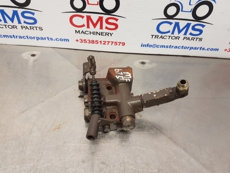 Massey Ferguson 675, 399, 372n, 375, 4225, 4255 Hydraulic Valve Assy 1679099m95 - Хидрауличен вентил за Трактор: слика 2 Massey Ferguson 675, 399, 372n, 375, 4225, 4255 Hydraulic Valve Assy 1679099m95 - Хидрауличен вентил за Трактор: слика 2
