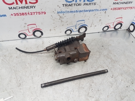 Massey Ferguson 690, 698, 699 Lift Cover Hydraulic Selector Valve - Хидрауличен вентил за Трактор: слика 4 Massey Ferguson 690, 698, 699 Lift Cover Hydraulic Selector Valve - Хидрауличен вентил за Трактор: слика 4